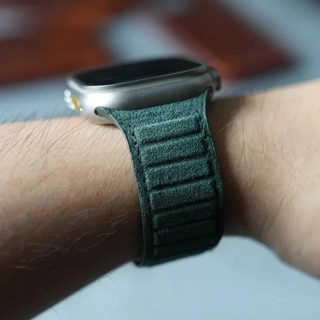 Alcantara Magnetic Link